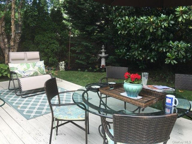 34 Glenbrook Road, Hicksville, NY 11801