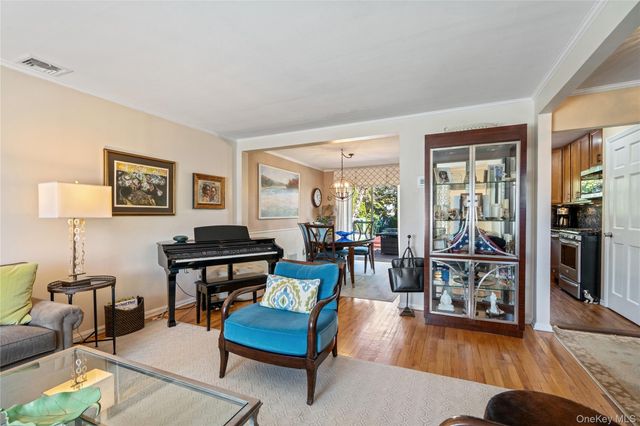 34 Glenbrook Road, Hicksville, NY 11801