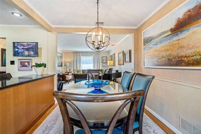 34 Glenbrook Road, Hicksville, NY 11801