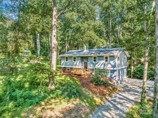 87 Crows Nest Road, Hendersonville, NC 28791