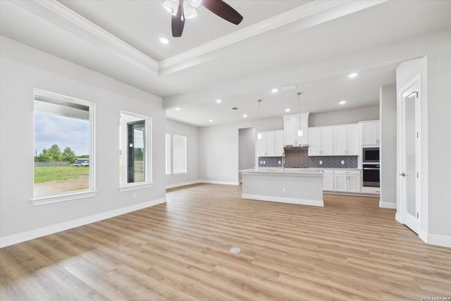 305 Venado Oaks, Castroville, TX 78009