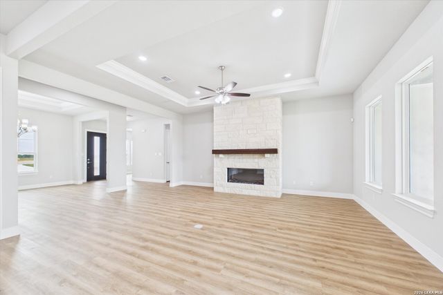 305 Venado Oaks, Castroville, TX 78009