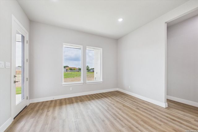 305 Venado Oaks, Castroville, TX 78009