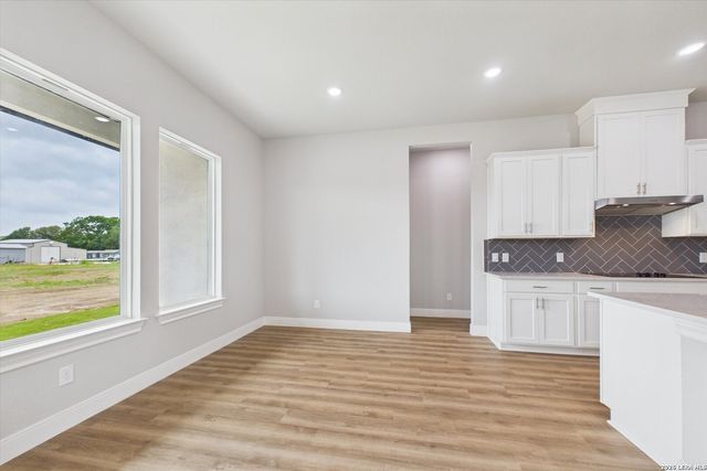 305 Venado Oaks, Castroville, TX 78009