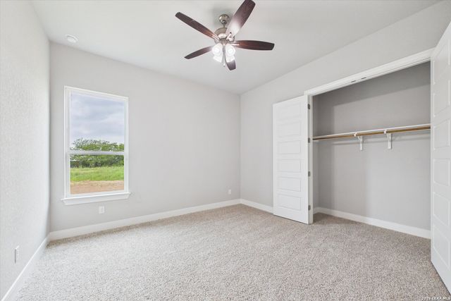 305 Venado Oaks, Castroville, TX 78009