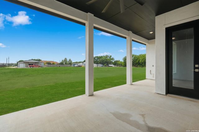 305 Venado Oaks, Castroville, TX 78009