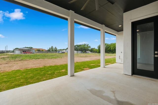 305 Venado Oaks, Castroville, TX 78009