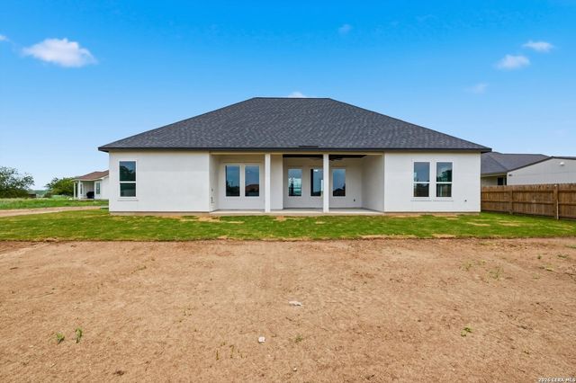 305 Venado Oaks, Castroville, TX 78009
