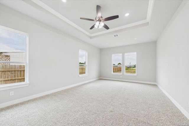 305 Venado Oaks, Castroville, TX 78009