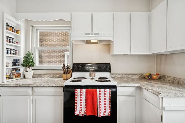 21 Berry St, Baden, PA 15005