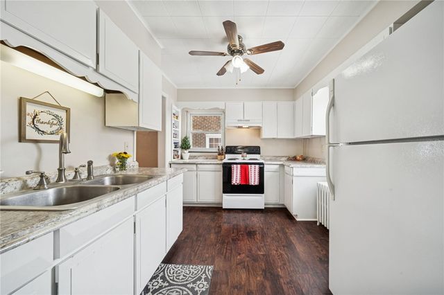 21 Berry St, Baden, PA 15005