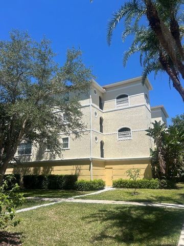 940 COOPER STREET 302, Venice, FL 34285