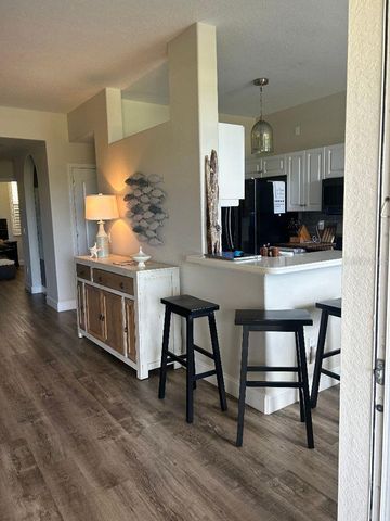 940 COOPER STREET 302, Venice, FL 34285