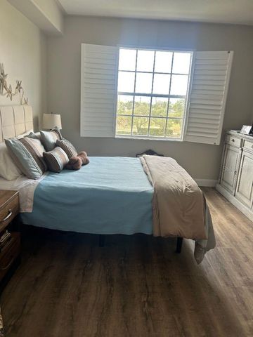 940 COOPER STREET 302, Venice, FL 34285