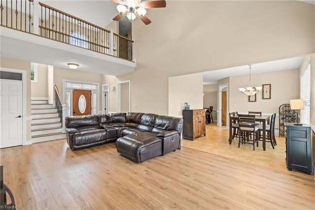1304 Bradford Lane, Archdale, NC 27263