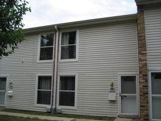 1980 Huntington Boulevard, Hoffman Estates, IL 60169