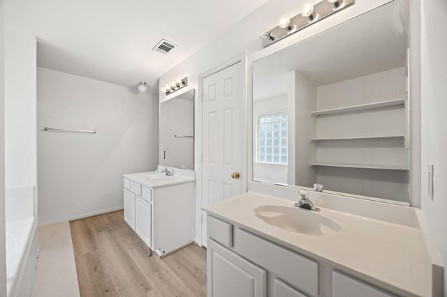 811 Carson Drive, Magnolia, TX 77354