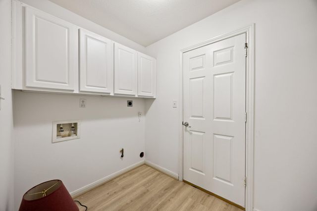 811 Carson Drive, Magnolia, TX 77354