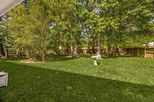 811 Carson Drive, Magnolia, TX 77354