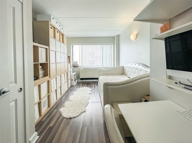 136 Beach 117th Street 3N, Rockaway Park, NY 11694