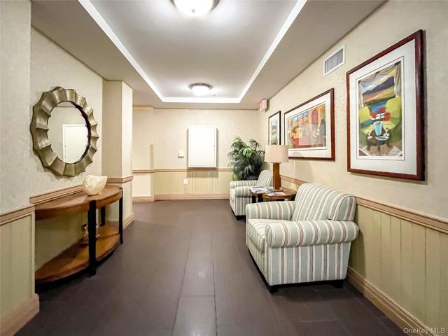 136 Beach 117th Street 3N, Rockaway Park, NY 11694