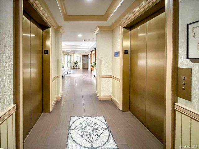 136 Beach 117th Street 3N, Rockaway Park, NY 11694