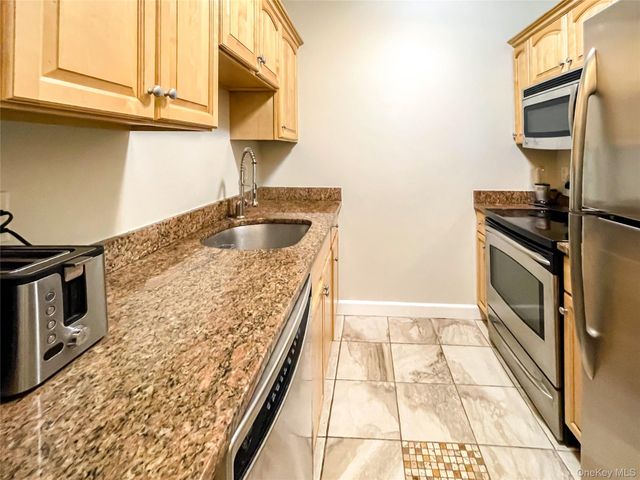 136 Beach 117th Street 3N, Rockaway Park, NY 11694