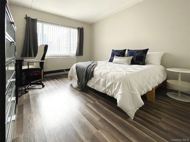 136 Beach 117th Street 3N, Rockaway Park, NY 11694