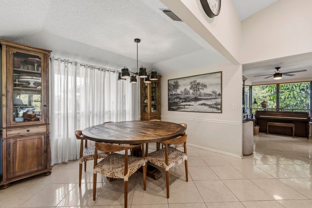 8015 SE Trenton Avenue, Hobe Sound, FL 33455