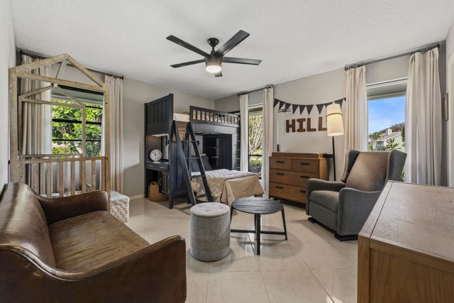 8015 SE Trenton Avenue, Hobe Sound, FL 33455