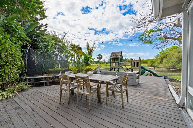 8015 SE Trenton Avenue, Hobe Sound, FL 33455