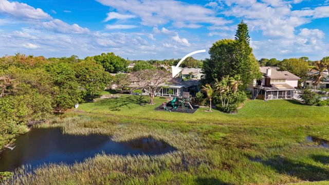 8015 SE Trenton Avenue, Hobe Sound, FL 33455