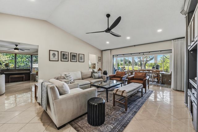 8015 SE Trenton Avenue, Hobe Sound, FL 33455