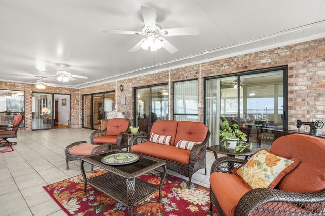 466 Buffalo Court, Livingston, TX 77351