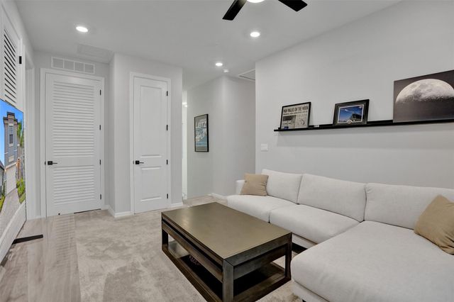 4422 S Silverwood Lane, Fort Lauderdale, FL 33309