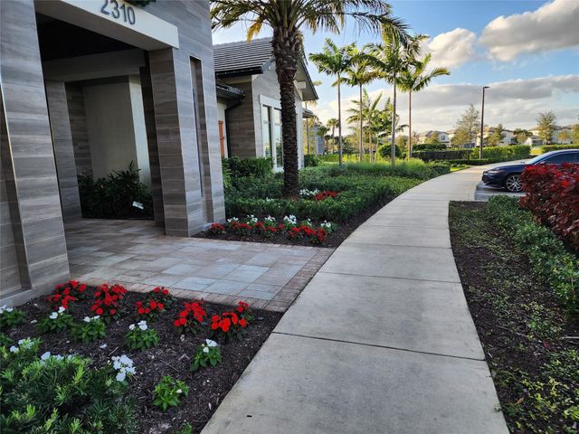 4422 S Silverwood Lane, Fort Lauderdale, FL 33309