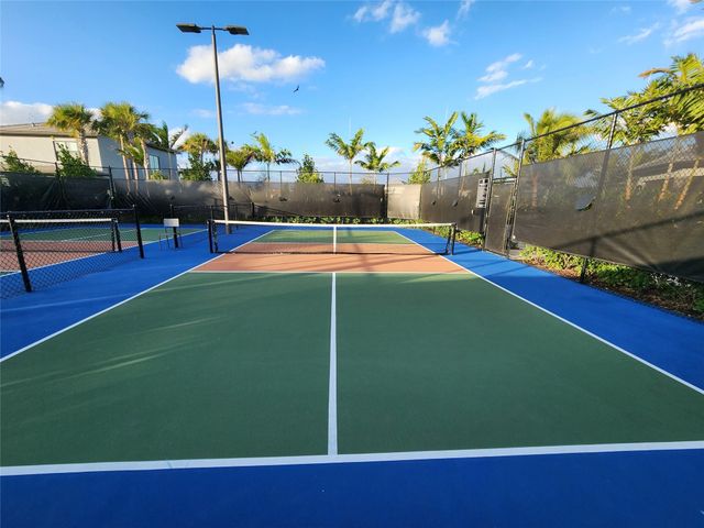 4422 S Silverwood Lane, Fort Lauderdale, FL 33309