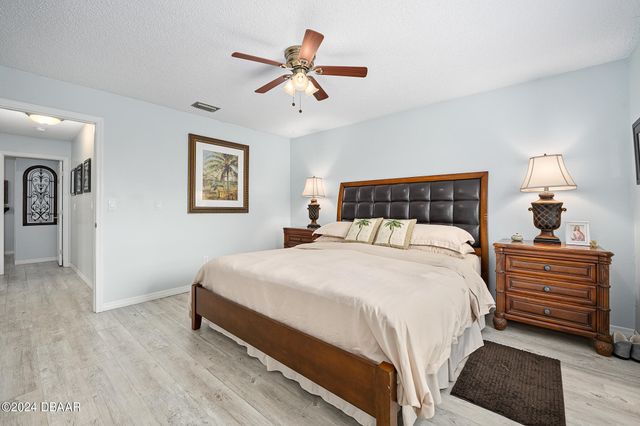 41 Laurel Oaks Circle, Ormond Beach, FL 32174
