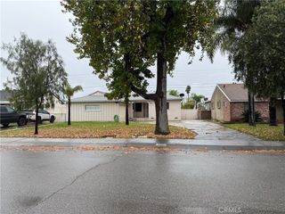 841 W B, Ontario, CA 91762