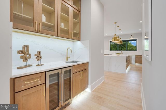 2202 GRAYSON PL, Falls Church, VA 22043