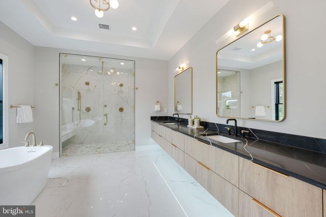 2202 GRAYSON PL, Falls Church, VA 22043