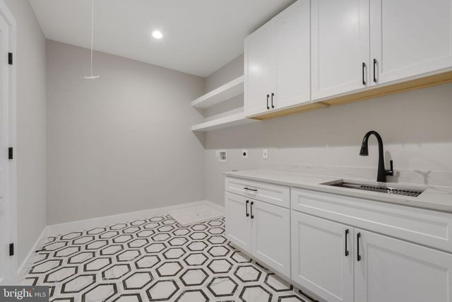 2202 GRAYSON PL, Falls Church, VA 22043