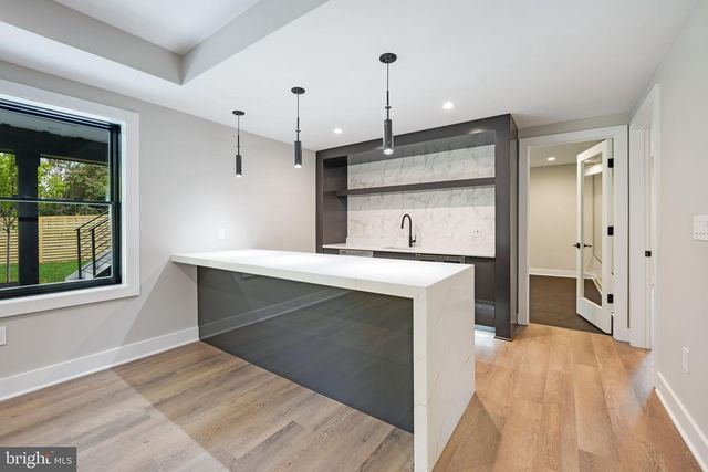 2202 GRAYSON PL, Falls Church, VA 22043