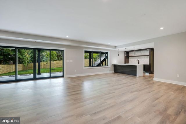 2202 GRAYSON PL, Falls Church, VA 22043