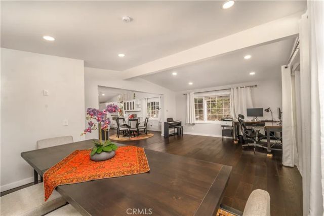 5708 Mcdonie Avenue, Woodland Hills, CA 91367