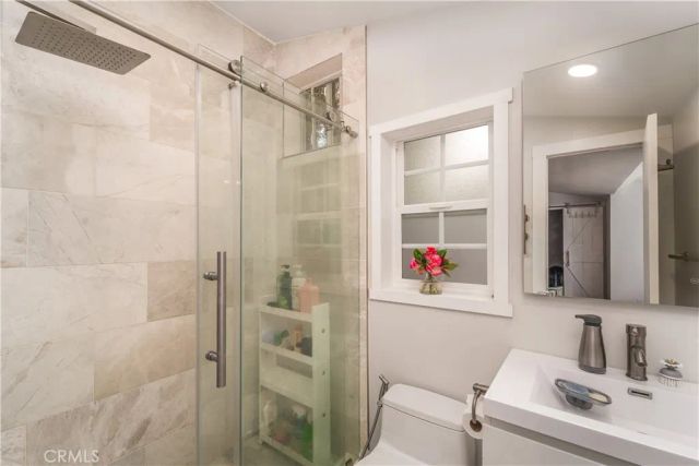 5708 Mcdonie Avenue, Woodland Hills, CA 91367