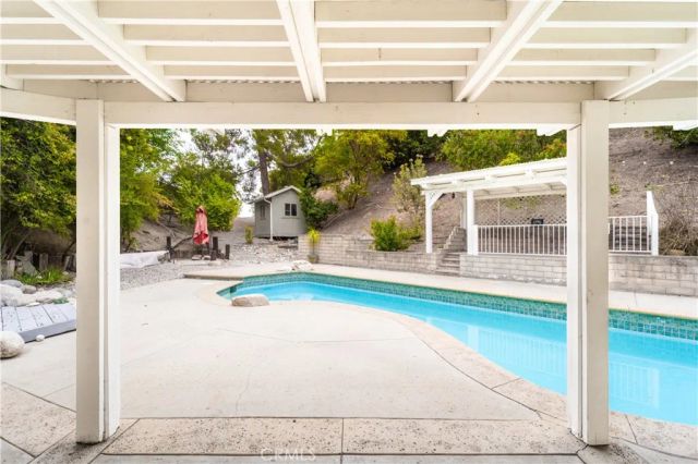 5708 Mcdonie Avenue, Woodland Hills, CA 91367