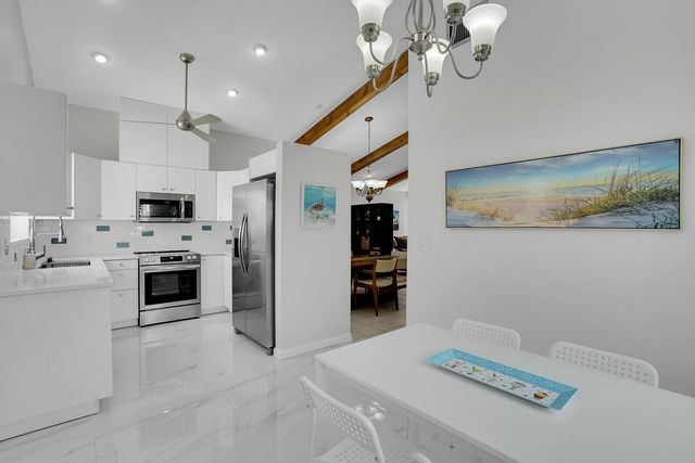 1080 NW 20th Avenue, Delray Beach, FL 33445