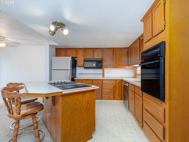 3242 Ne 29TH St, Gresham, OR 97030