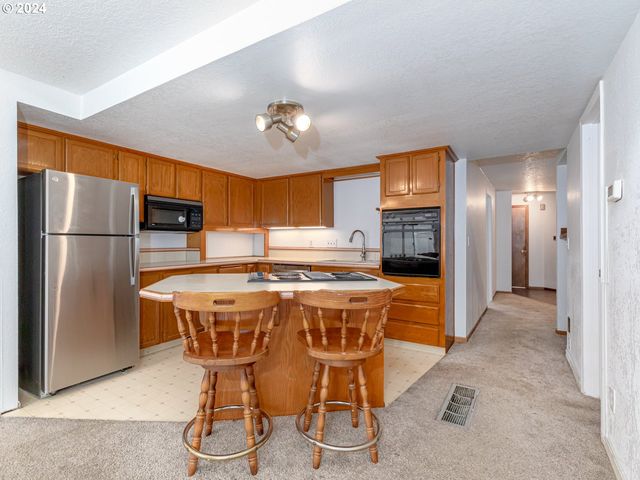 3242 Ne 29TH St, Gresham, OR 97030